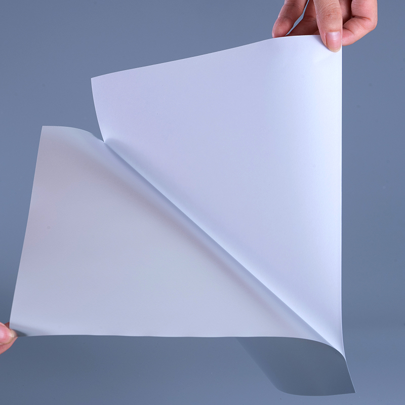 50mic Matt Silver Polyester Label Label Bahan dengan pelekat akrilik berasaskan air dan salutan berasaskan air